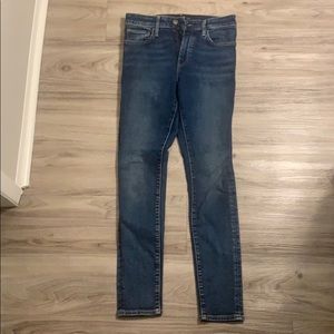 Levi’s 28 high rise skinny jean